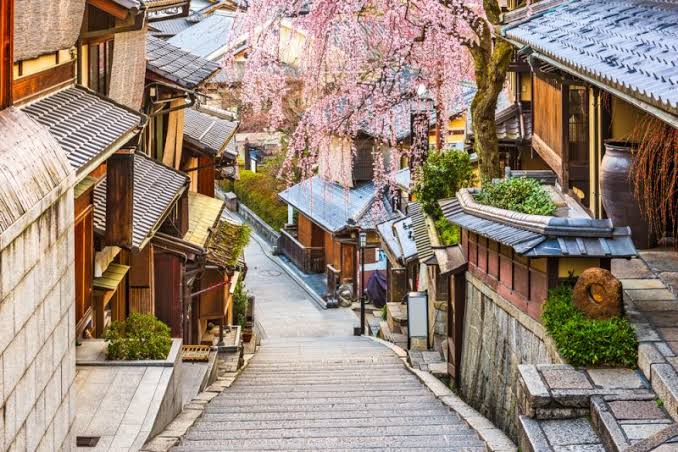 Hanamikoji Street in Gion, Kyoto's historic geisha district