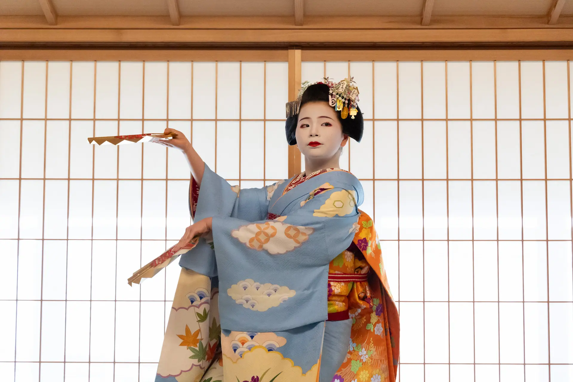 Maiko performance dance